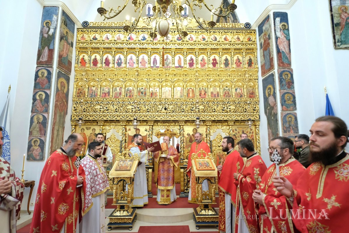 Preşedintele României la hramul bisericii Palatului Cotroceni 376338