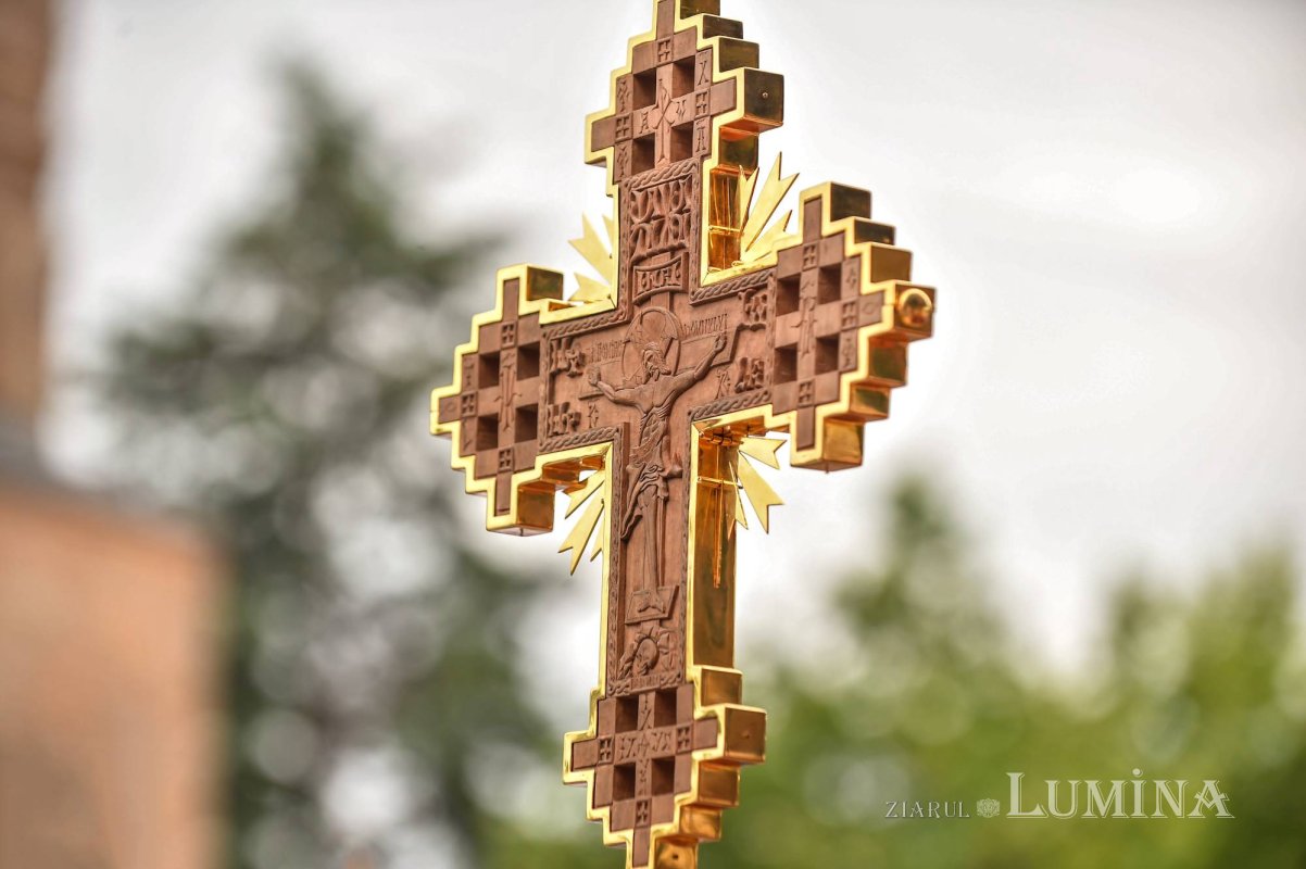 Puterea Crucii şi a rugăciunii 376208