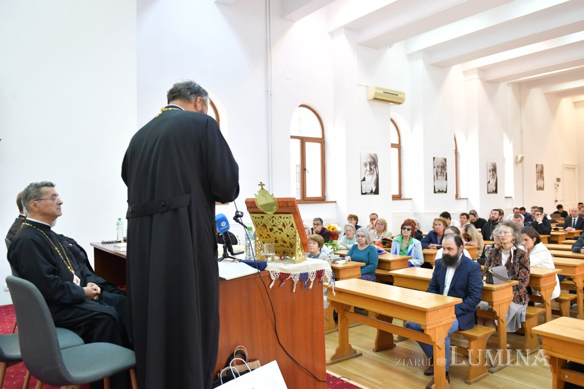 Moment de recunoştinţă şi preţuire faţă de părintele profesor Vasile Răducă 376484