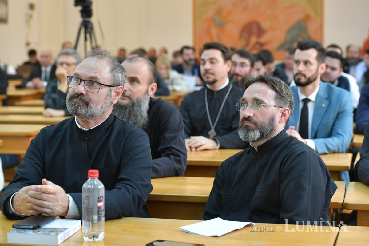 Moment de recunoştinţă şi preţuire faţă de părintele profesor Vasile Răducă 376485