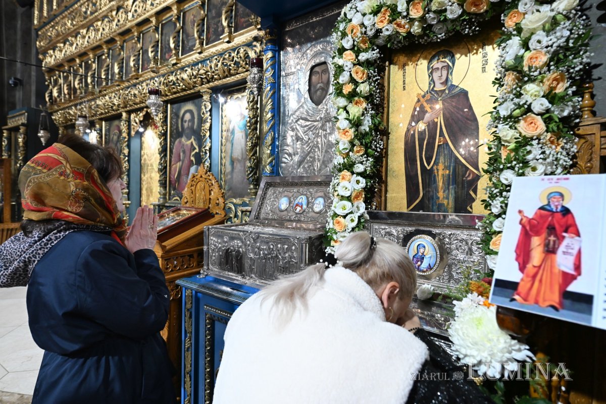 Popas de rugăciune la Parohia „Sfântul Anton”-Curtea Veche din București 376990