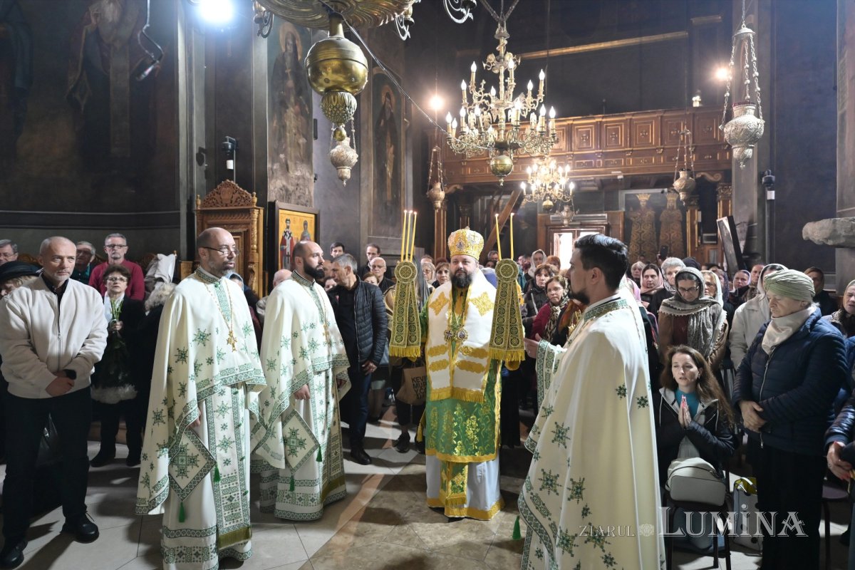 Popas de rugăciune la Parohia „Sfântul Anton”-Curtea Veche din București 376995