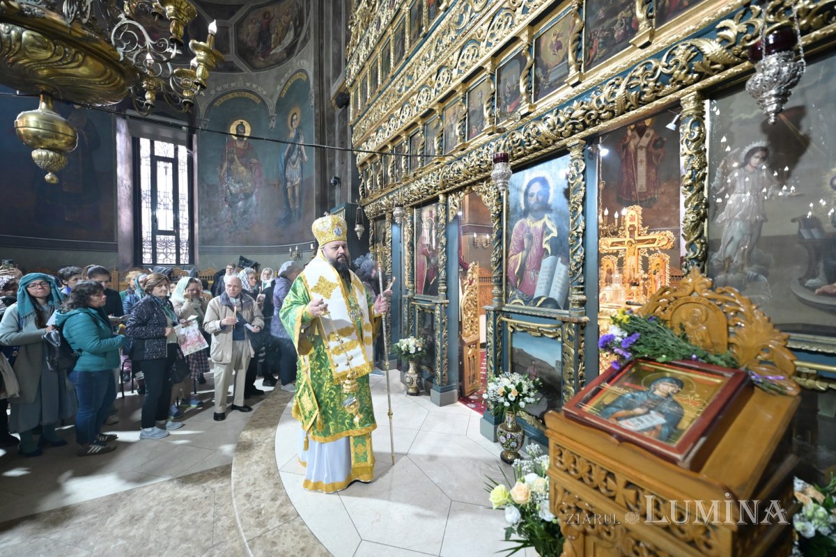 Popas de rugăciune la Parohia „Sfântul Anton”-Curtea Veche din București 376997