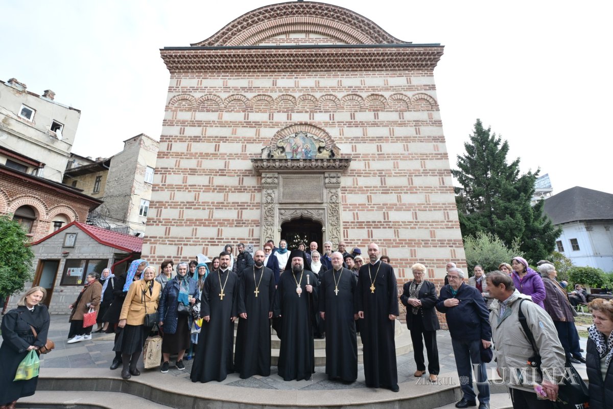 Popas de rugăciune la Parohia „Sfântul Anton”-Curtea Veche din București 377011