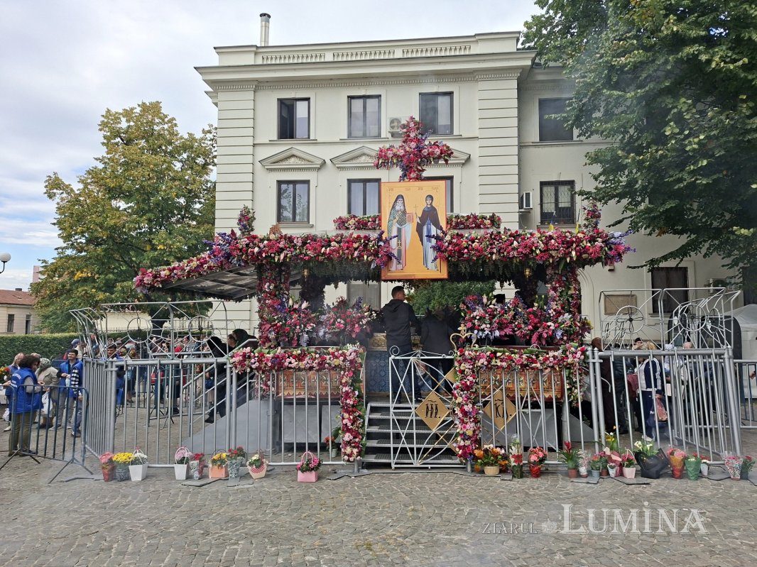 Sfânta Parascheva, izvor de bucurie şi speranţă 376852