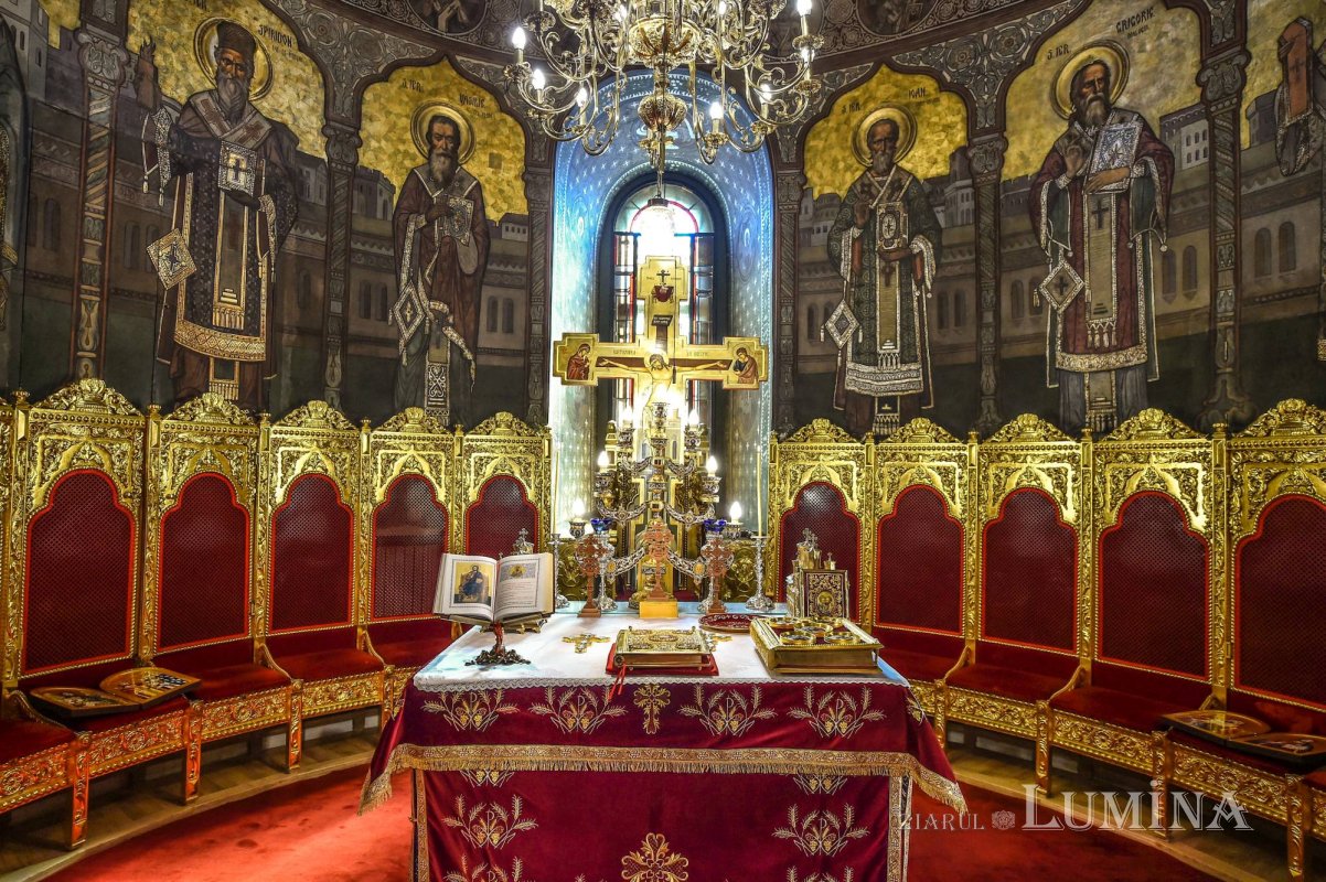 Dicționar teologic: altar, acoperăminte 377174