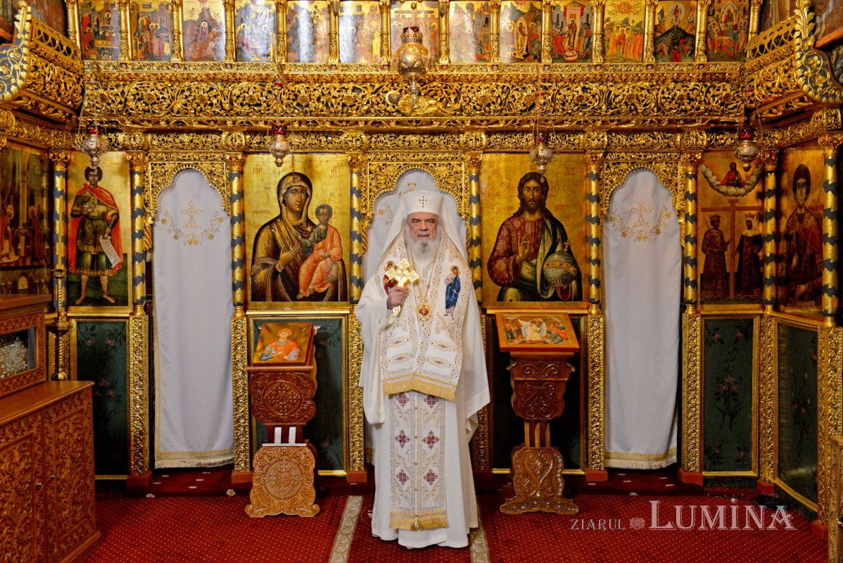 „Când durerea omului se află la limita răbdării, Dumnezeu intervine cu milostivirea Sa” 377326