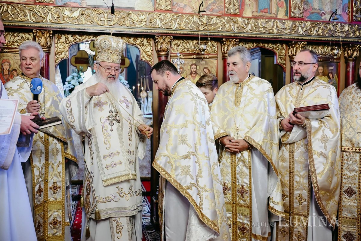 Sărbătoare la Biserica „Sfânta Treime” din Baciu, judeţul Cluj 377425