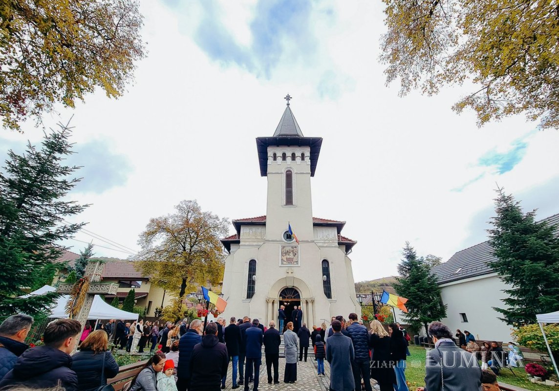 Sărbătoare la Biserica „Sfânta Treime” din Baciu, judeţul Cluj 377426