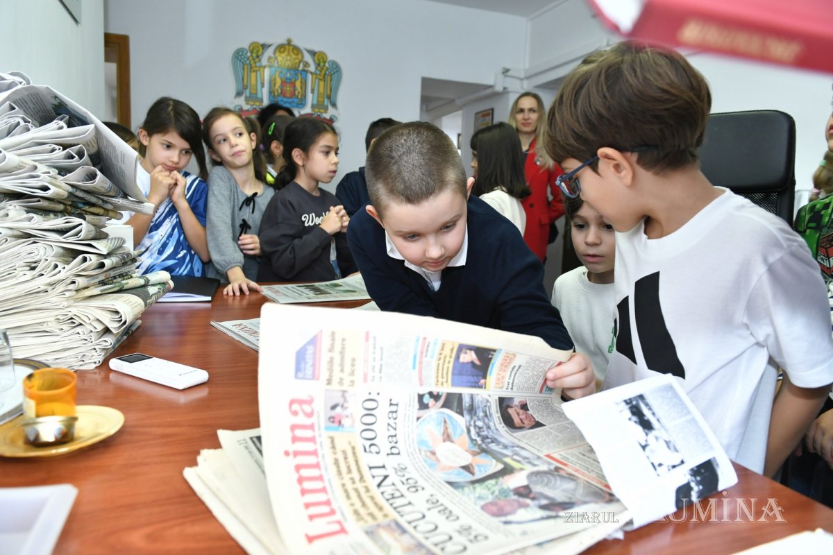 Elevi bucureșteni, în vizită la instituțiile media ale Patriarhiei Române 377547