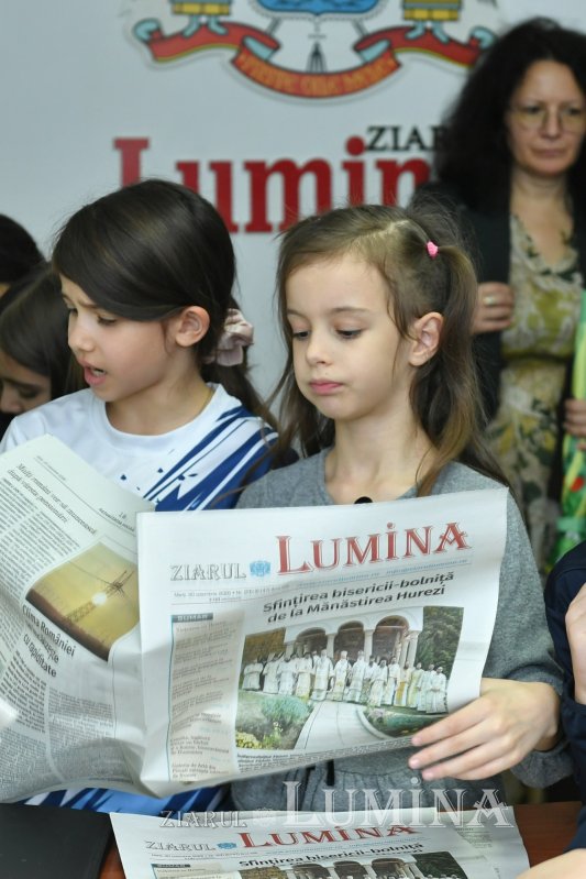 Elevi bucureșteni, în vizită la instituțiile media ale Patriarhiei Române 377549