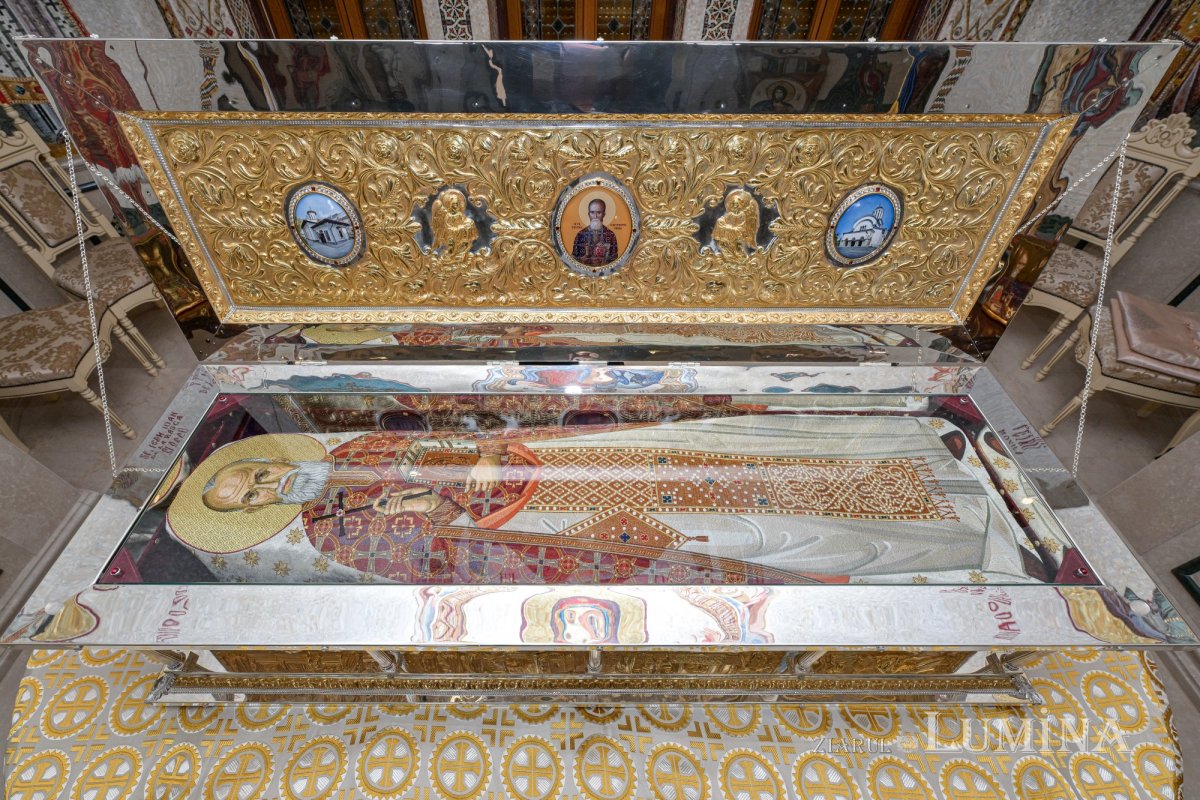 Patriarhul României a sfințit racla cu moaştele Sfântului Constantin Sârbu 377662