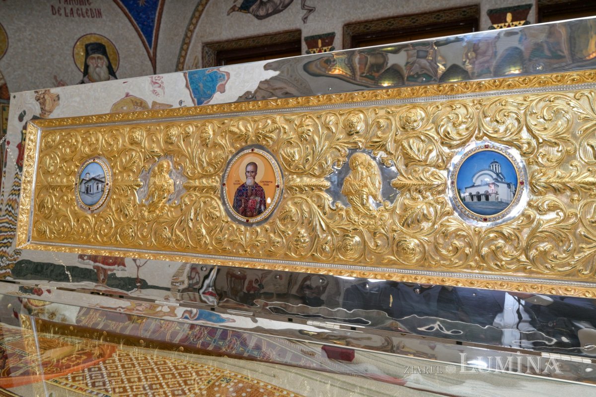 Patriarhul României a sfințit racla cu moaştele Sfântului Constantin Sârbu 377663