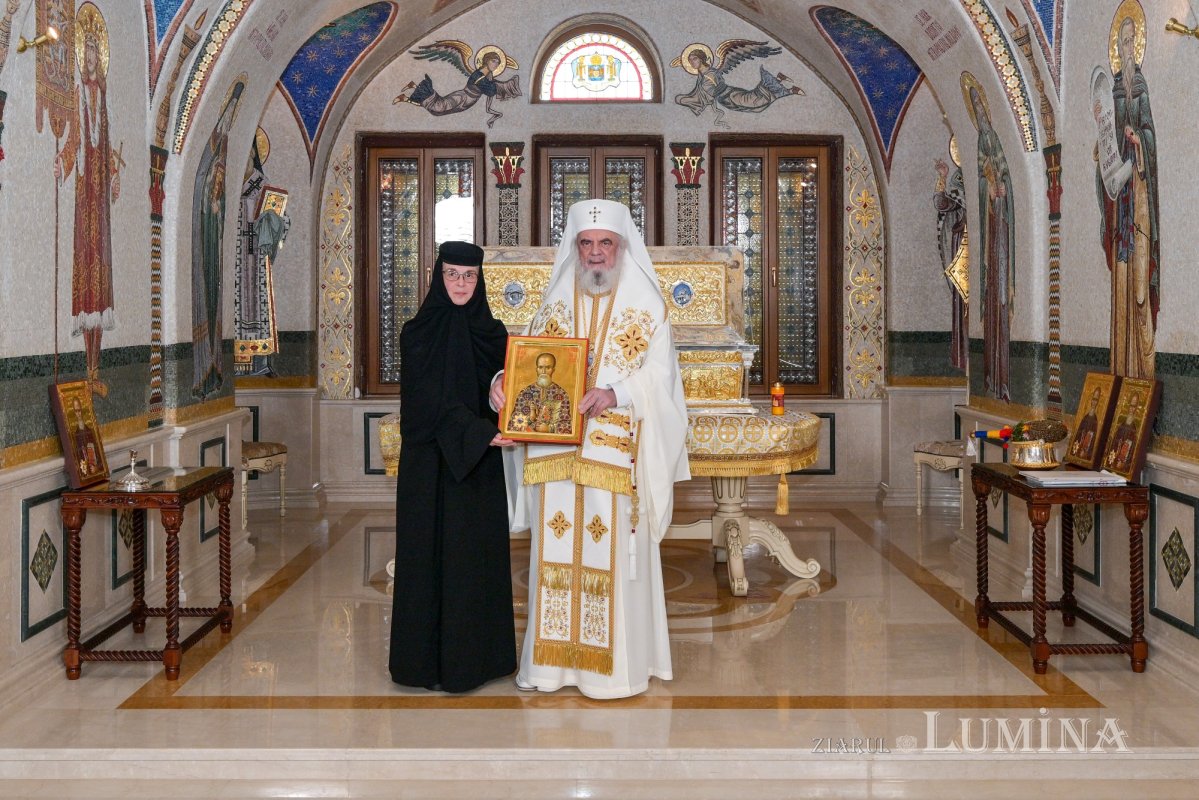 Patriarhul României a sfințit racla cu moaştele Sfântului Constantin Sârbu 377680