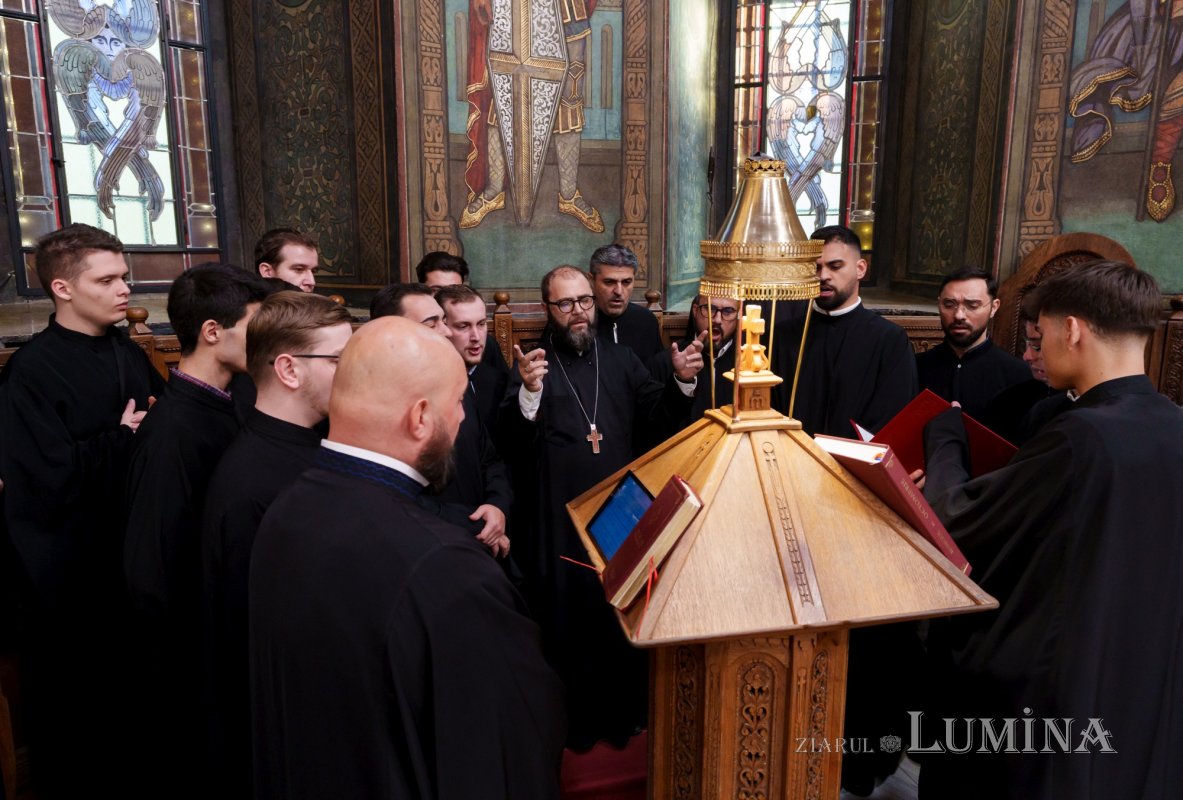 Priveghere pentru „oaspetele” de la hramul Catedralei Patriarhale 378137
