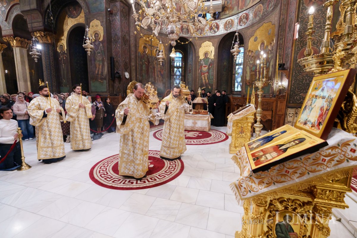 Priveghere pentru „oaspetele” de la hramul Catedralei Patriarhale 378139
