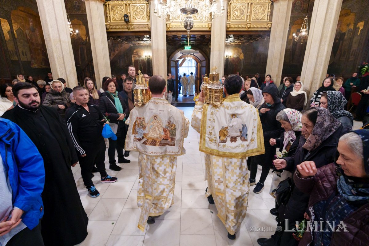 Priveghere pentru „oaspetele” de la hramul Catedralei Patriarhale 378140