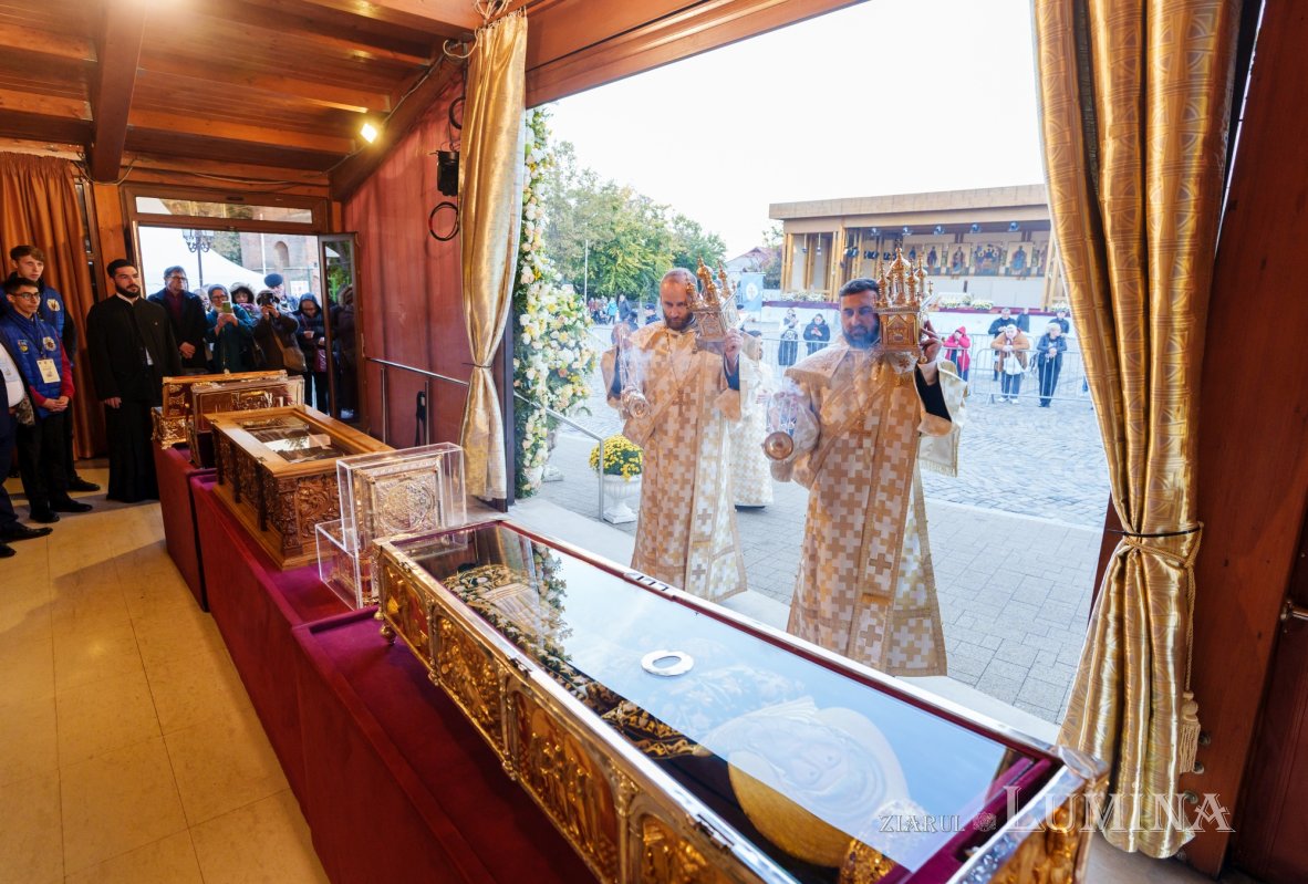 Priveghere pentru „oaspetele” de la hramul Catedralei Patriarhale 378142