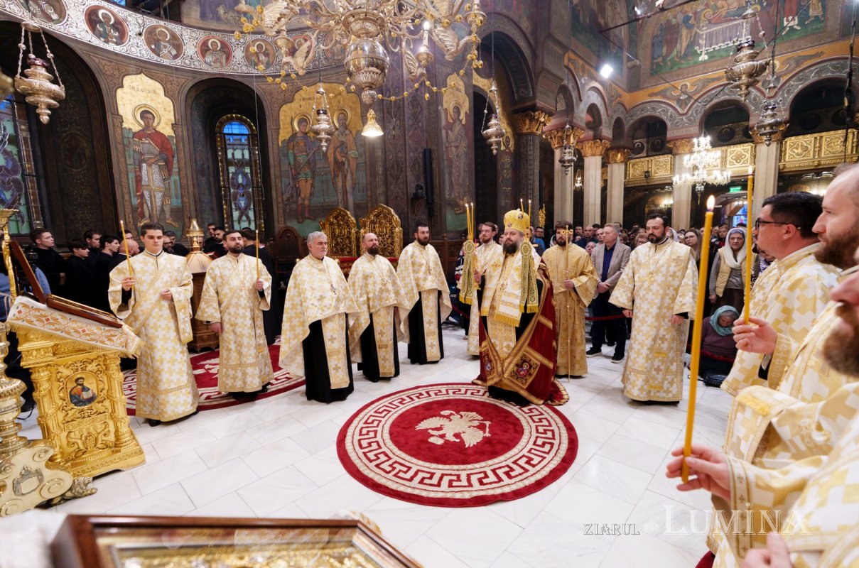 Priveghere pentru „oaspetele” de la hramul Catedralei Patriarhale 378153