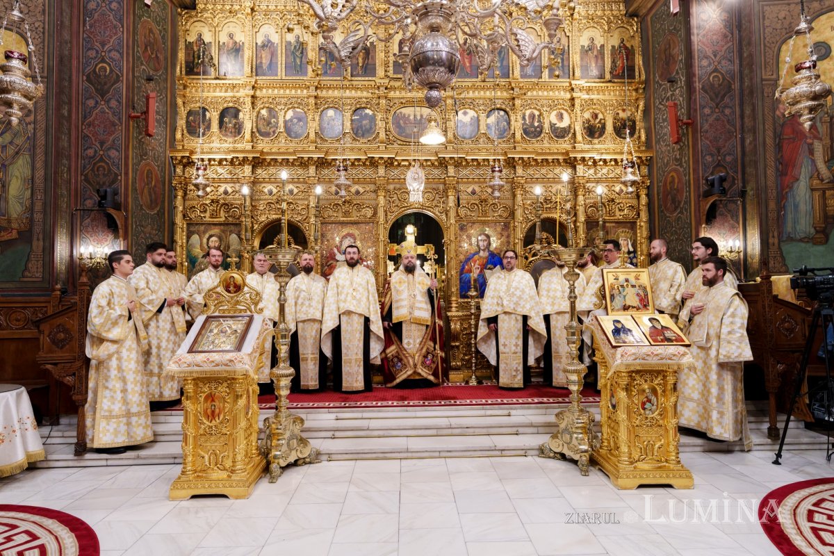 Priveghere pentru „oaspetele” de la hramul Catedralei Patriarhale 378157
