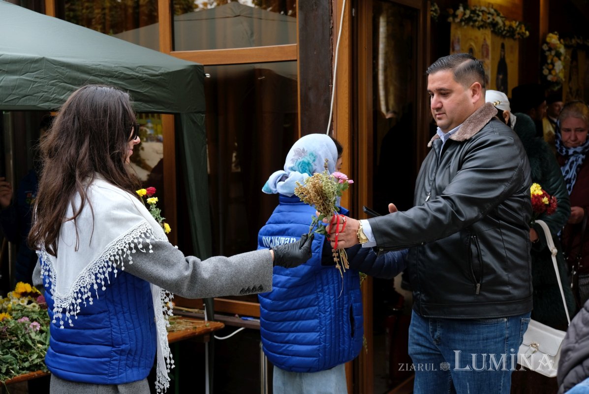 Bucuria întâlnirii cu sfinții, mărturisită de pelerinii din Capitală 378213