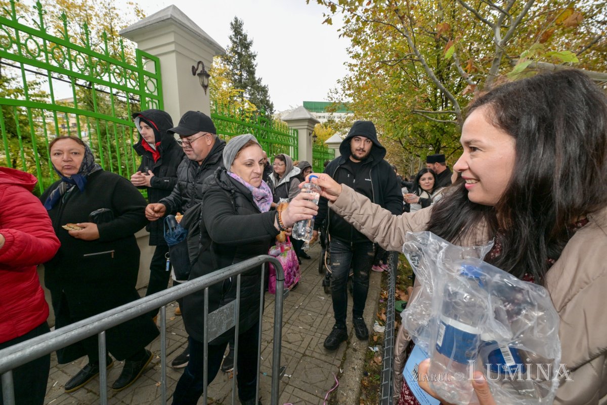 Hrană şi grijă pentru osteneala pelerinilor 378363