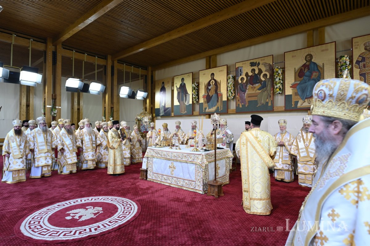 Sfântul Ocrotitor al Capitalei a fost cinstit pe Colina Patriarhiei 378597