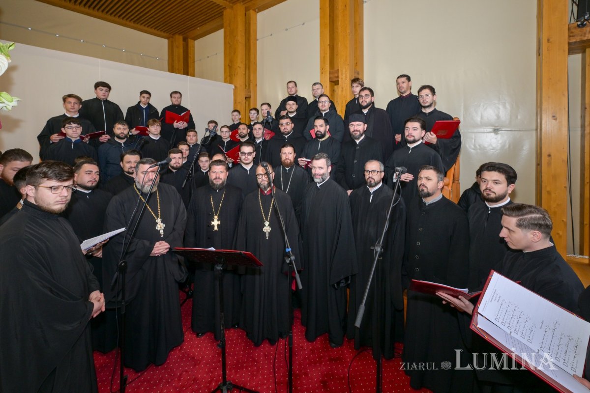 Sfântul Ocrotitor al Capitalei a fost cinstit pe Colina Patriarhiei 378640