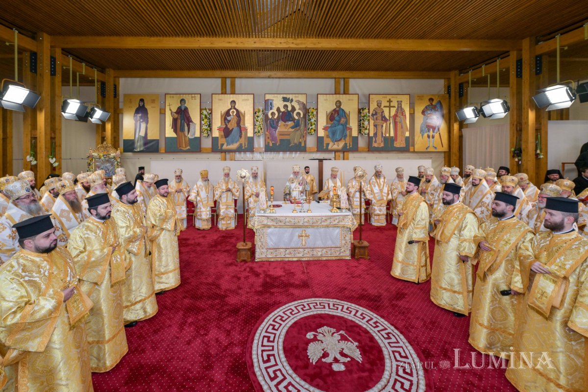 Sfântul Ocrotitor al Capitalei a fost cinstit pe Colina Patriarhiei 378641