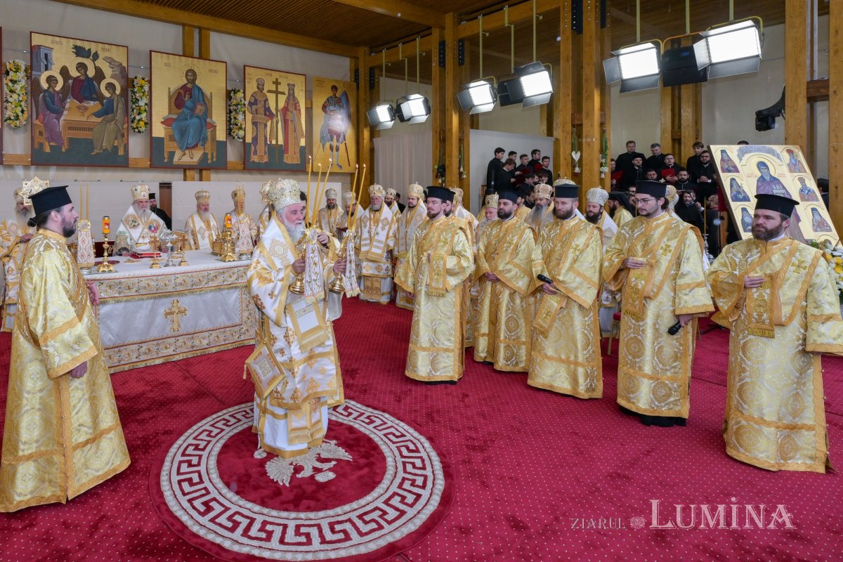 Sfântul Ocrotitor al Capitalei a fost cinstit pe Colina Patriarhiei 378649