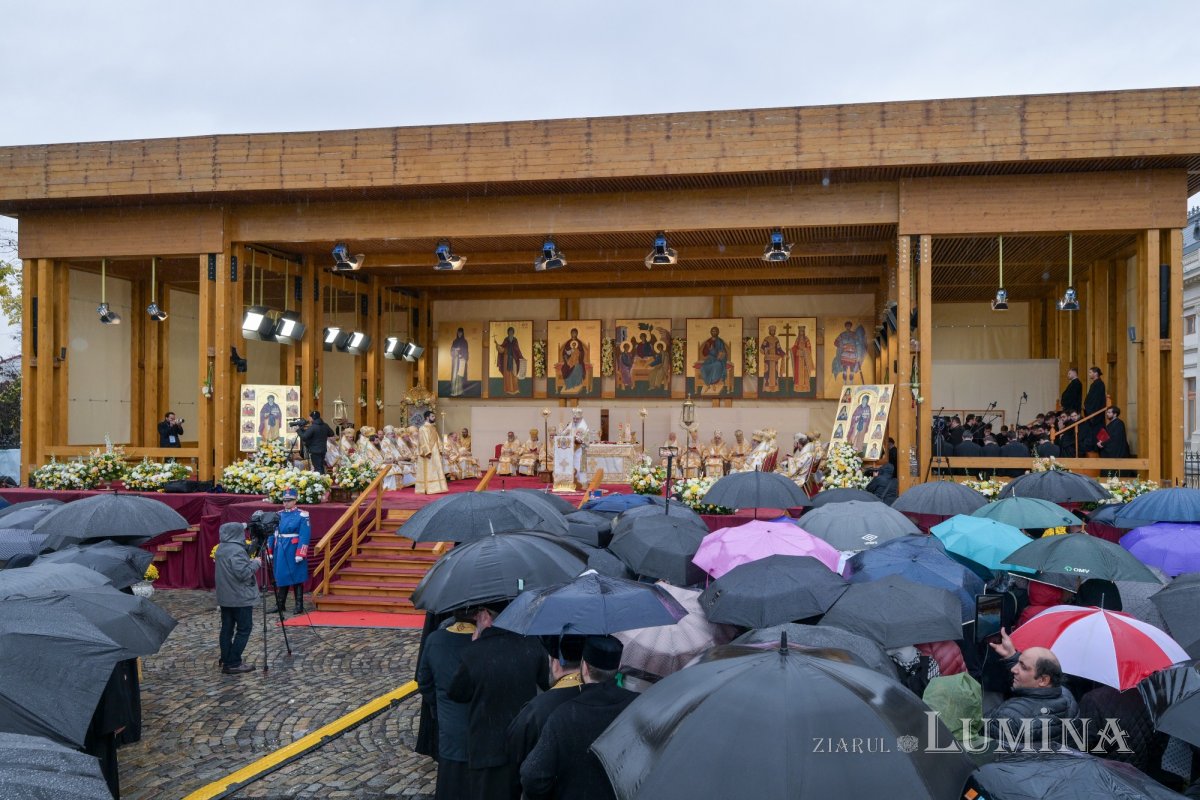Sfântul Ocrotitor al Capitalei a fost cinstit pe Colina Patriarhiei 378653