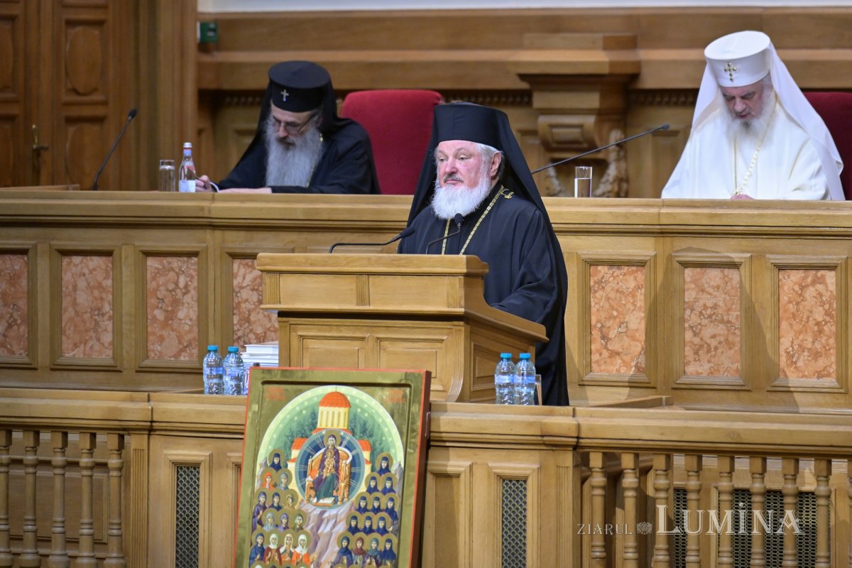 Ședință solemnă a Sfântului Sinod la Palatul Patriarhiei 378835
