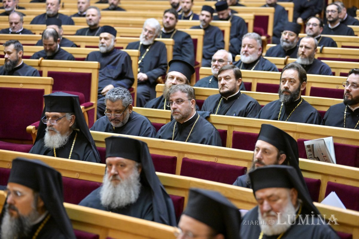 Ședință solemnă a Sfântului Sinod la Palatul Patriarhiei 378847