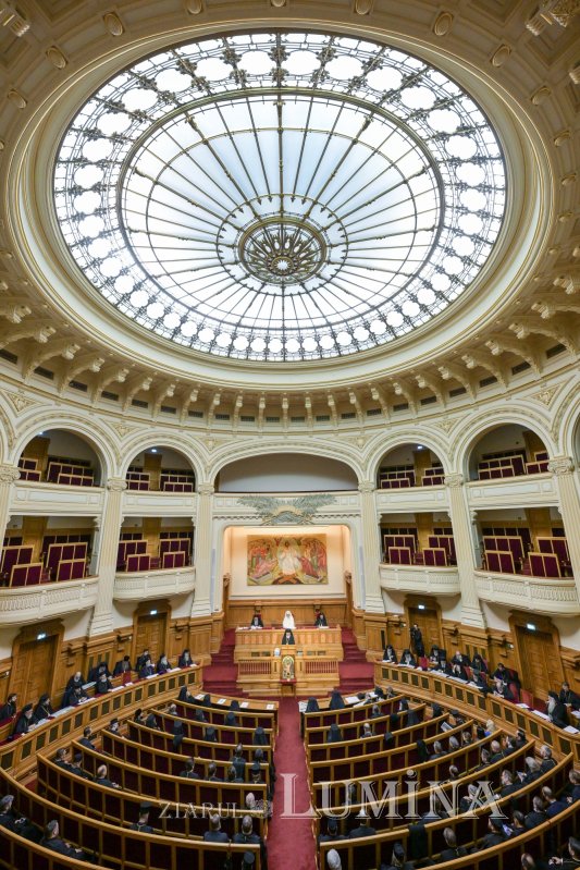 Ședință solemnă a Sfântului Sinod la Palatul Patriarhiei 378848