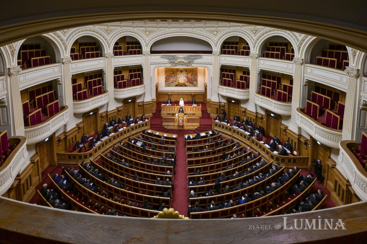 Ședință solemnă a Sfântului Sinod la Palatul Patriarhiei 378850