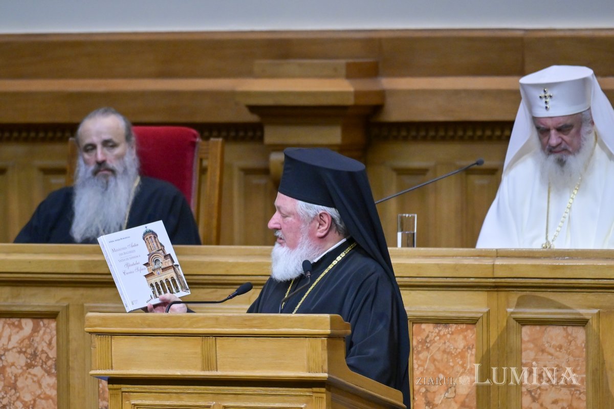 Ședință solemnă a Sfântului Sinod la Palatul Patriarhiei 378863