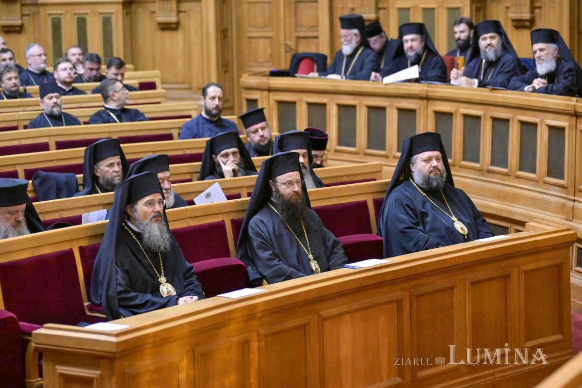 Ședință solemnă a Sfântului Sinod la Palatul Patriarhiei din București 378841