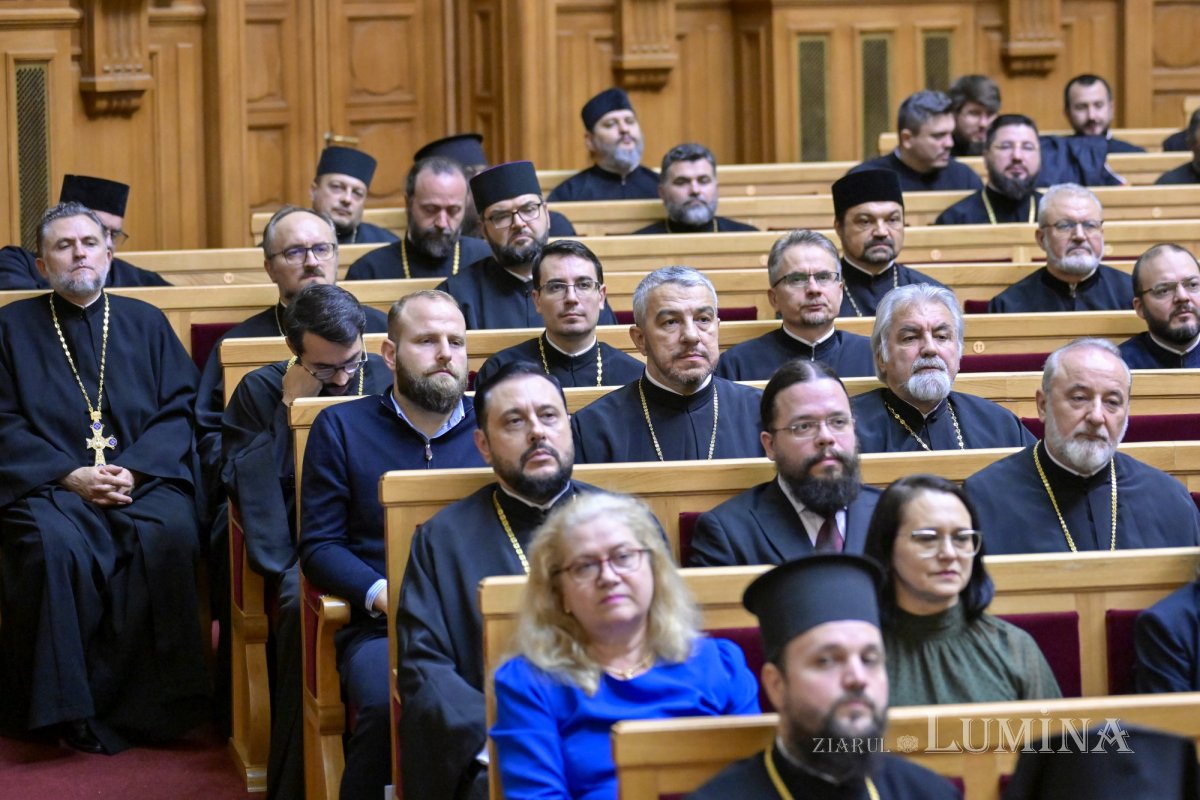 Ședință solemnă a Sfântului Sinod la Palatul Patriarhiei din București 378843