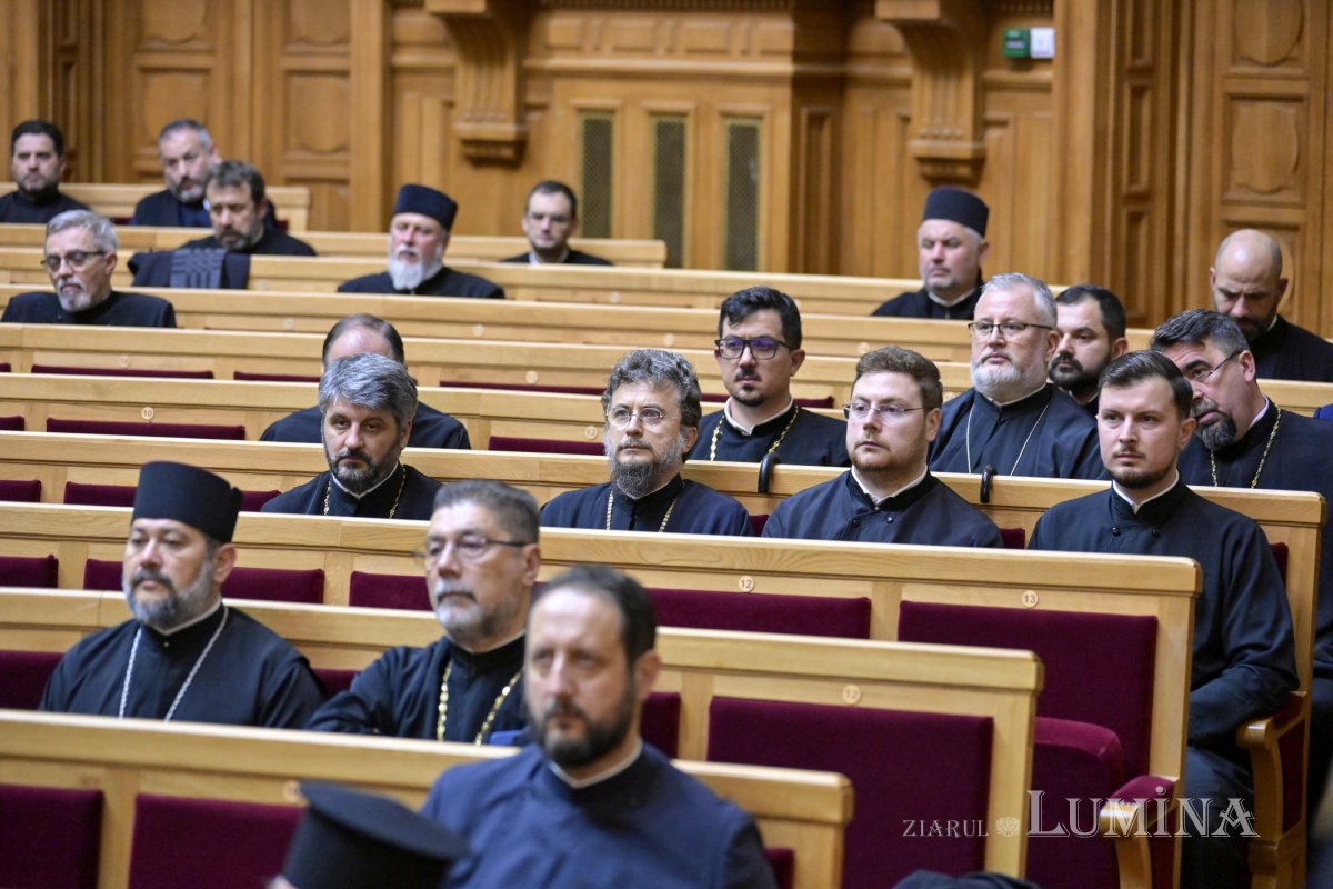 Ședință solemnă a Sfântului Sinod la Palatul Patriarhiei din București 378845
