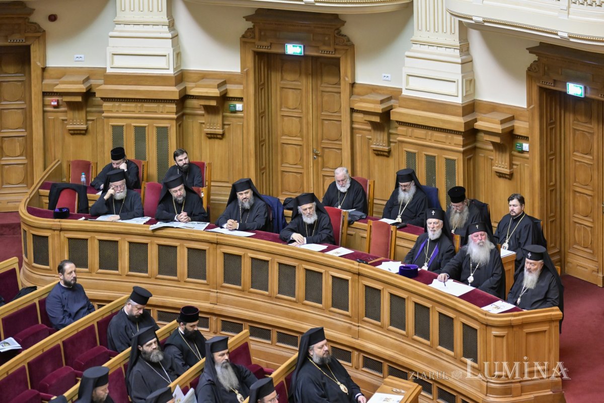 Ședință solemnă a Sfântului Sinod la Palatul Patriarhiei din București 378854