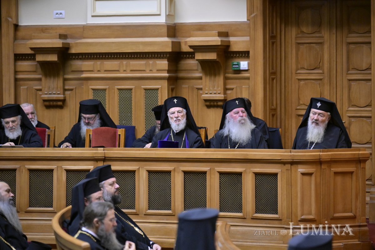 Ședință solemnă a Sfântului Sinod la Palatul Patriarhiei din București 378857