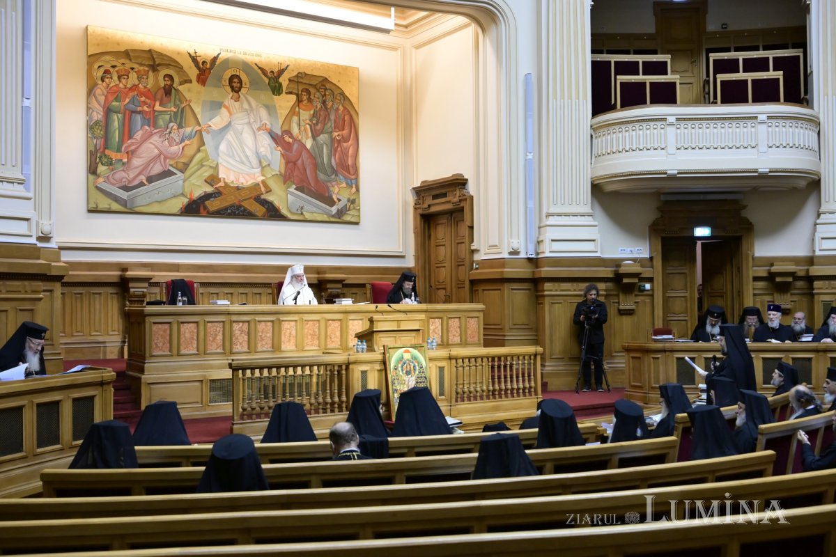 Întrunirea în ședință de lucru a Sfântului Sinod la Bucureşti 378934