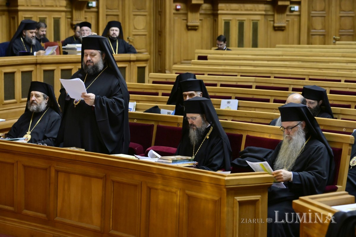 Întrunirea în ședință de lucru a Sfântului Sinod la Bucureşti 378936