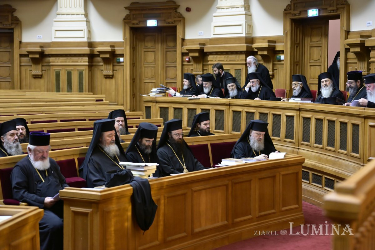 Întrunirea în ședință de lucru a Sfântului Sinod la Bucureşti 378941