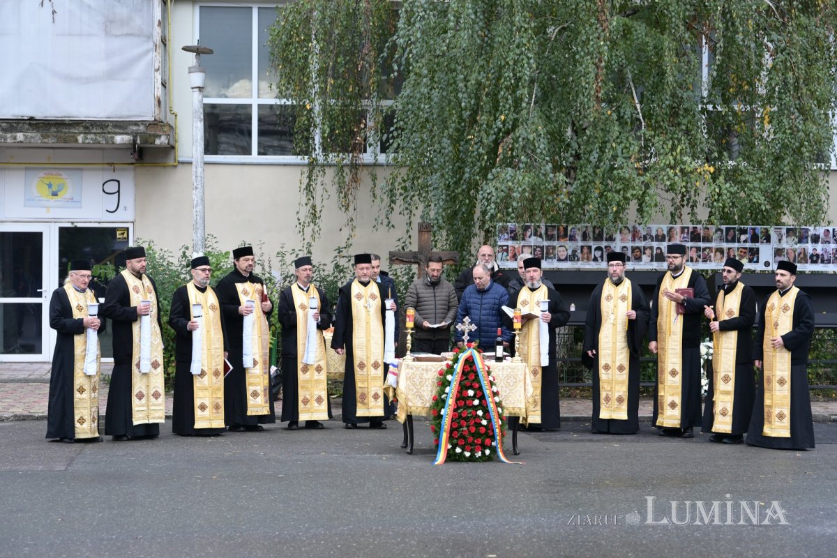 Rugăciune de pomenire a victimelor de la Clubul Colectiv 379016