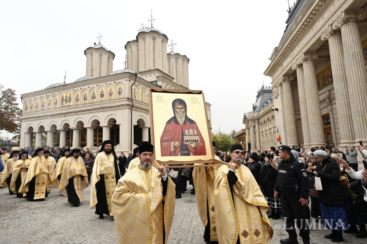 Sclipirile Luminii: Sărbătoarea Sfântului Cuvios  Dimitrie cel Nou, Ocrotitorul Capitalei 378991