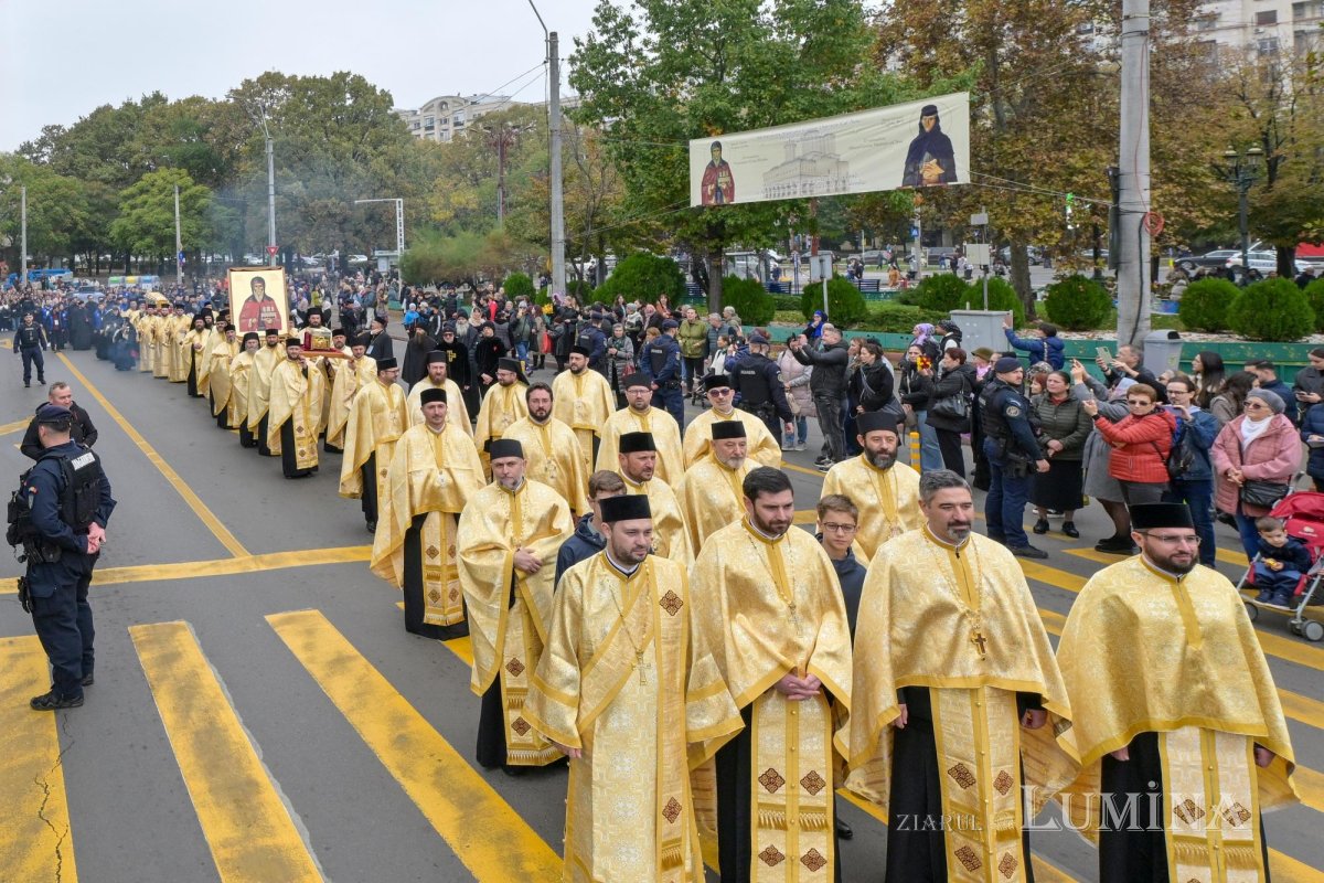 Sclipirile Luminii: Sărbătoarea Sfântului Cuvios  Dimitrie cel Nou, Ocrotitorul Capitalei 378993
