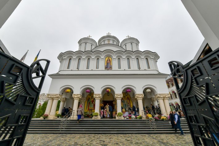 Biserica Serban Voda, hram, Sfantul paisie de la Neamt, 15 noiembrie