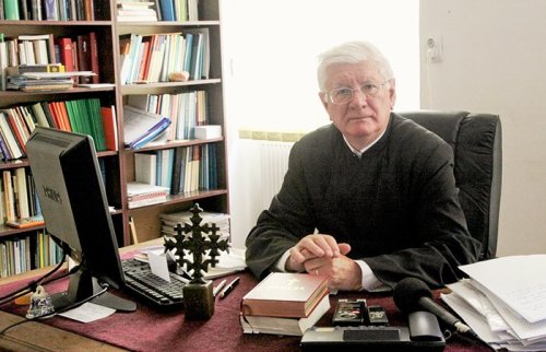 Părintele profesor academician Mircea Păcurariu - un preot, un cărturar, un om Poza 211749