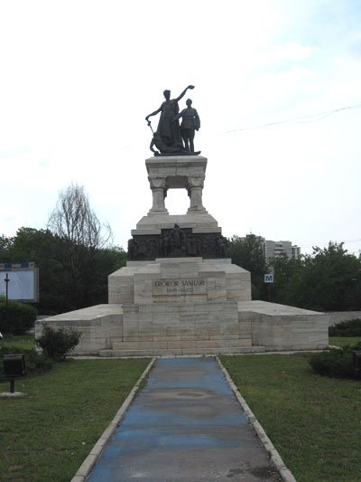 Glorie căzută în uitare: Monumentul Eroilor Sanitari Poza 94691